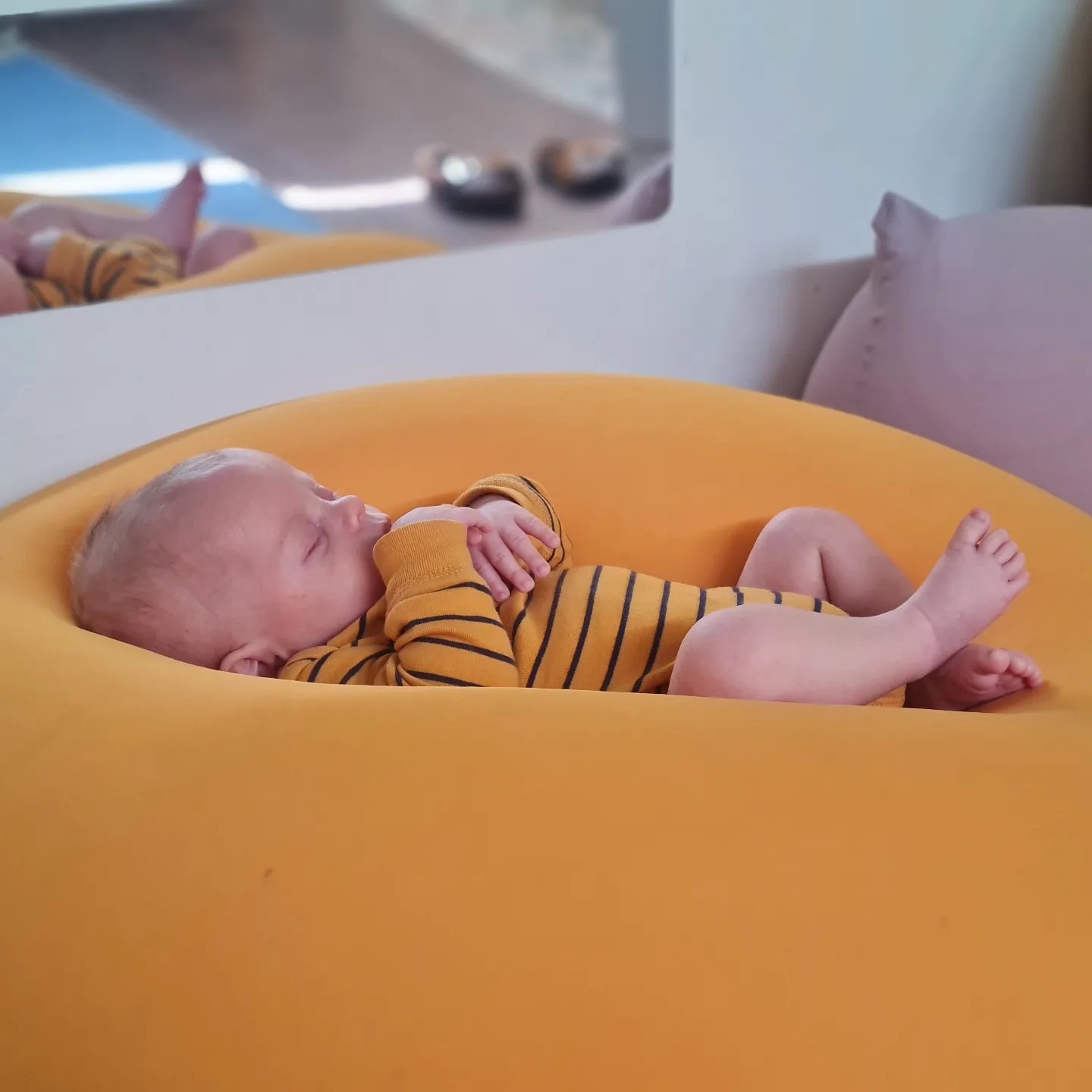 פוף עגול לתינוקות ולילדים